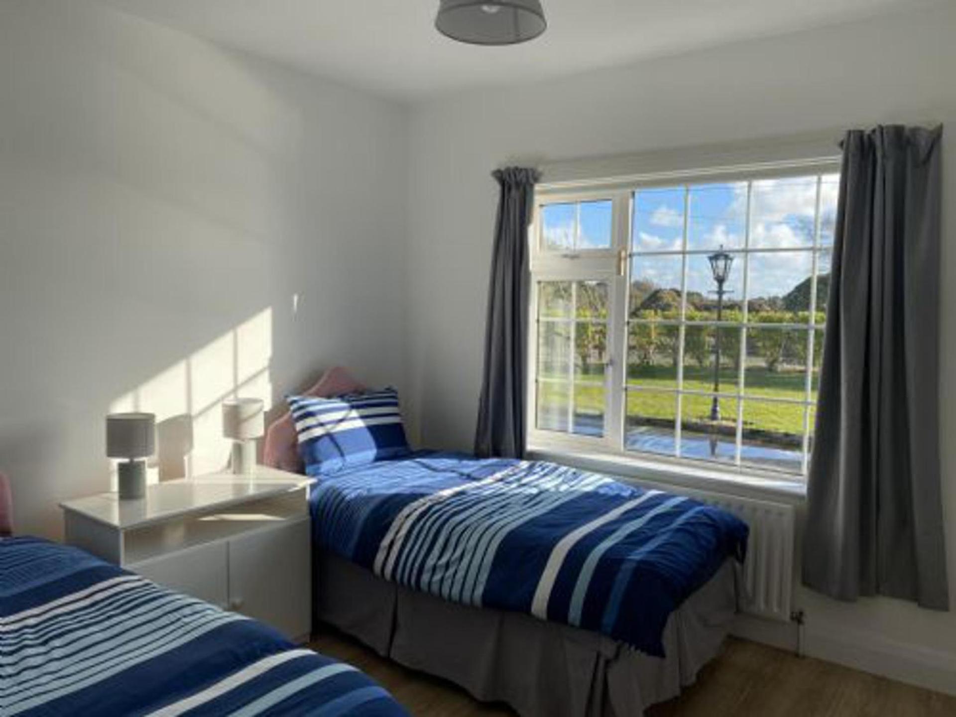 4-Bed House In Rosslare Strand With Swimming Pool Mervyn Eksteriør bilde